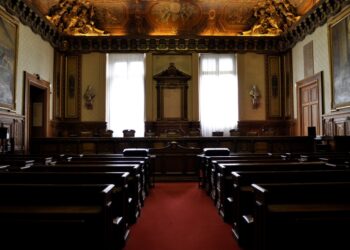 CCJA : l’existence d’une clause attributive de compétence exclut la compétence de la Cour