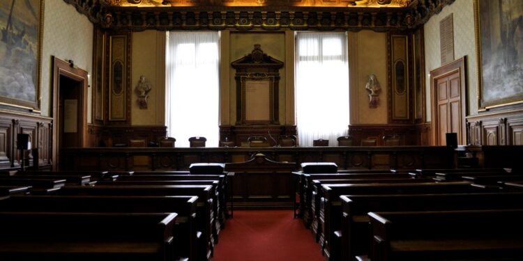 CCJA : l’existence d’une clause attributive de compétence exclut la compétence de la Cour